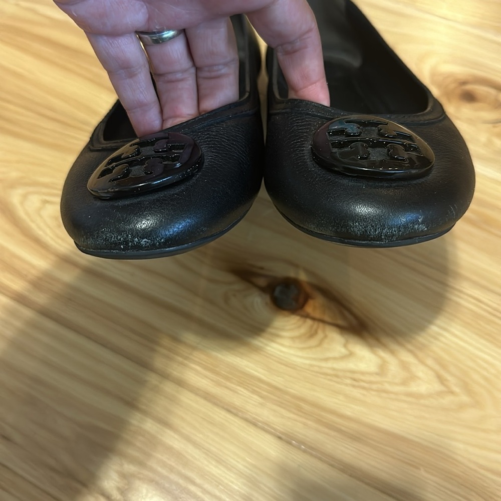 Tory Burch Black Flats Black Hardware Sz. 8.5 - Picture 2 of 6